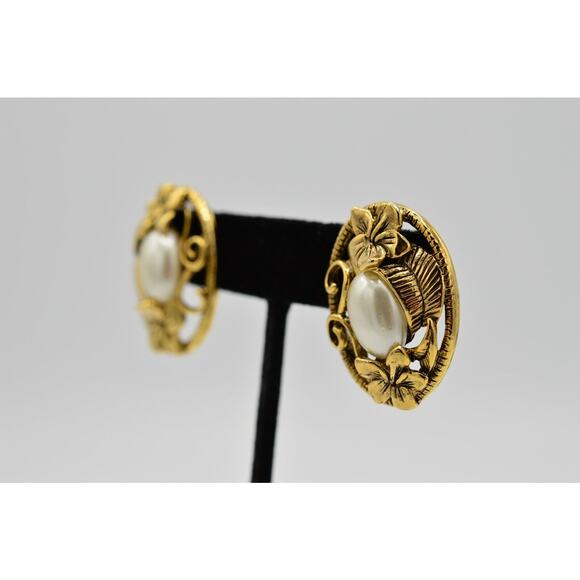 Vintage Earrings Oval Faux Pearl Floral Framed Gold Tone Statement 1980s 9I - Picture 3 of 6
